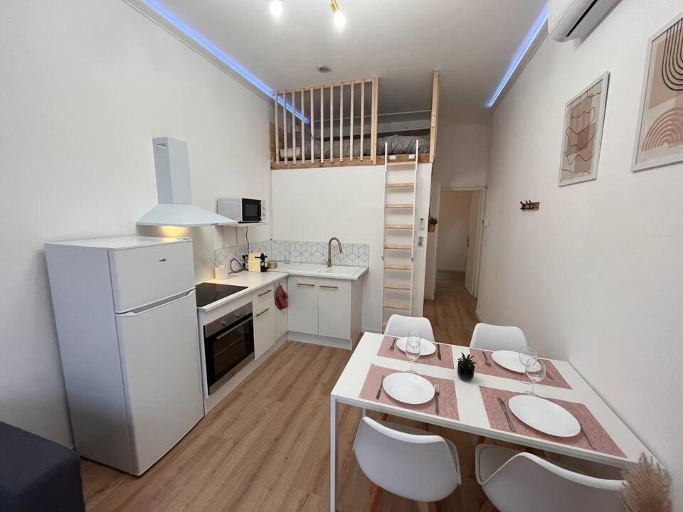 Montsejour - Logement Climatise Netflix, Mezzanine カルカソンヌ エクステリア 写真